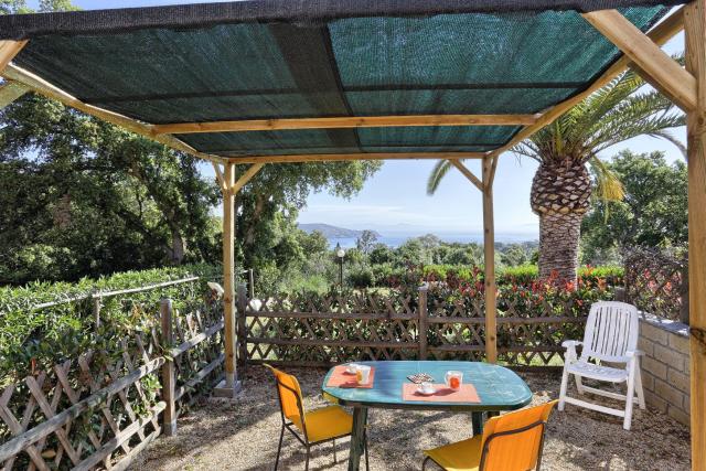 Vacanza Isola d'Elba: Appartamenti Le Querce App. Uva